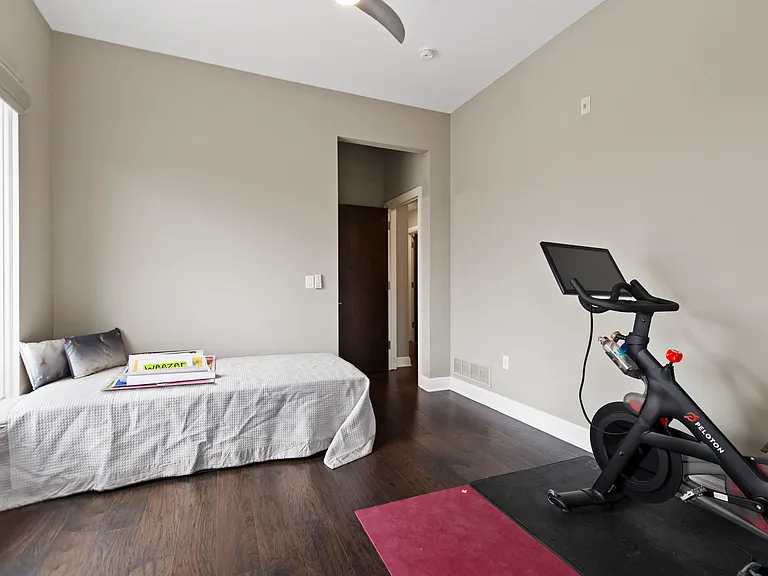 438 Selden St #302 — Photo 30