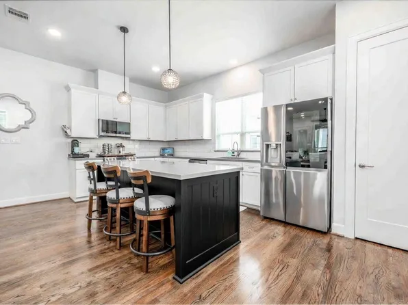 1038 Timbergrove Yards Ln, Houston, TX 77008