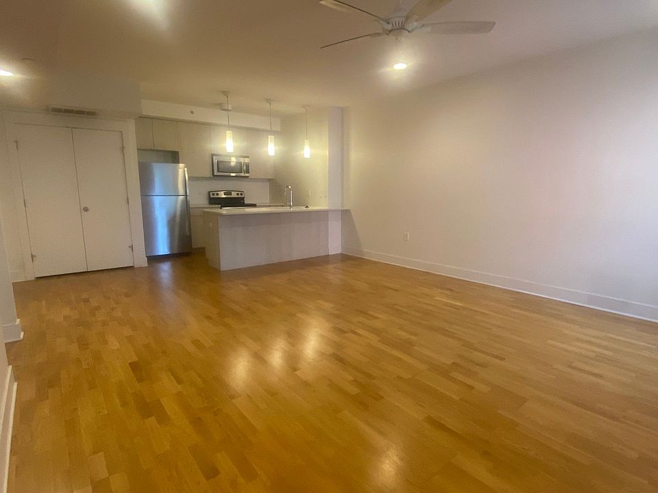 1st image of 1118 Broadway St APT 1
