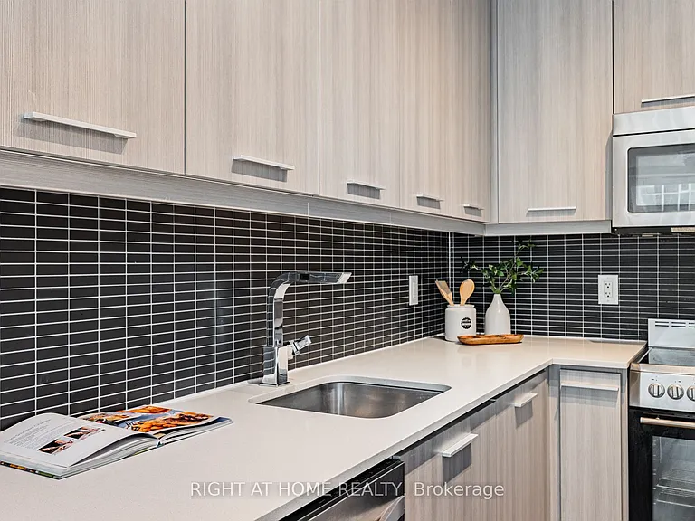 105 George St #312 — Photo 8