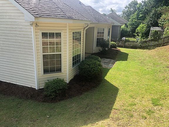 Rear view from right side.