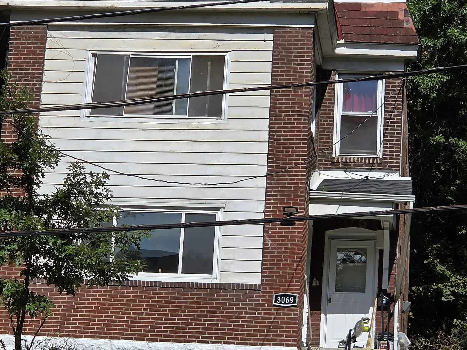 3 bed, 1300 sqft, $2,000 — Photo 1