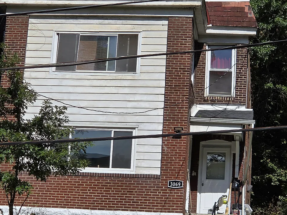 3069 Centre Ave #1