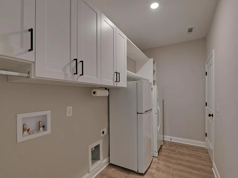 15 Holly St — Photo 23