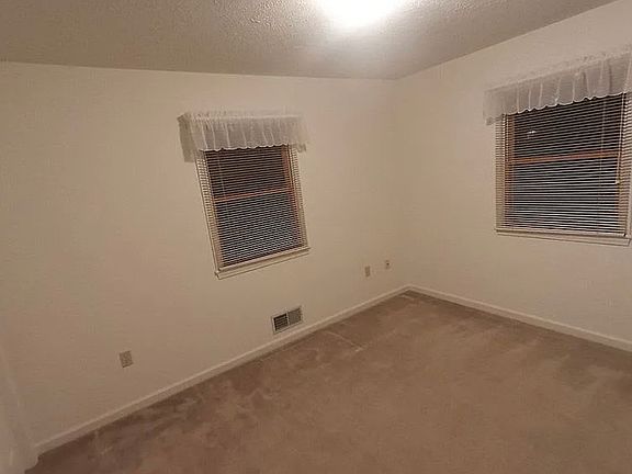 5th image of 9 Wisteria Ln