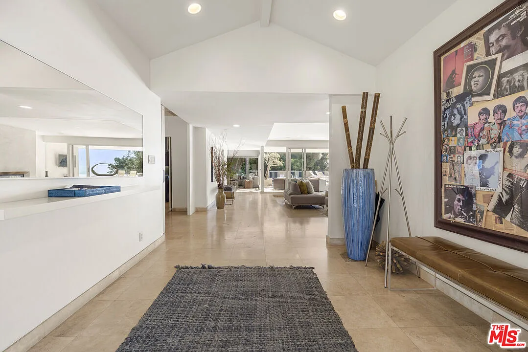 6 bed, 7.0 bath, 8060 sqft, $39,500 — Photo 4