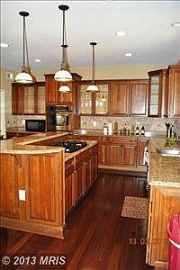 3rd image of 837 Kingsbrook Rd