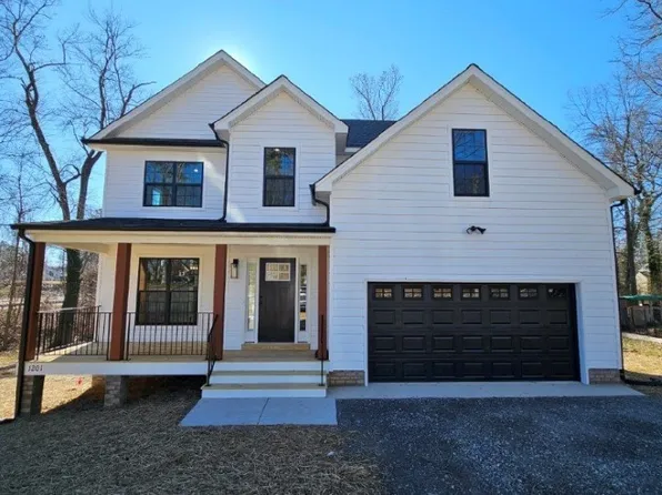 2 Brook Blvd, Quinton, VA 23141