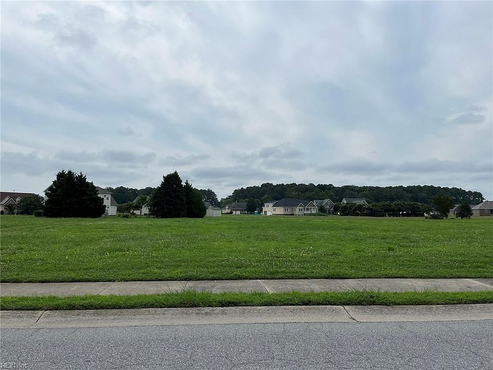 1st image of 118 Pelican Pointe Dr