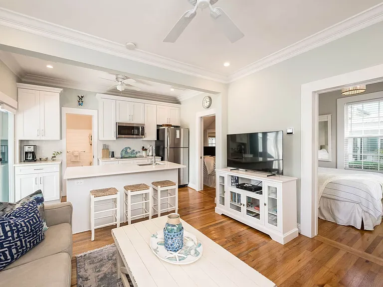 903 Southard St — Photo 15