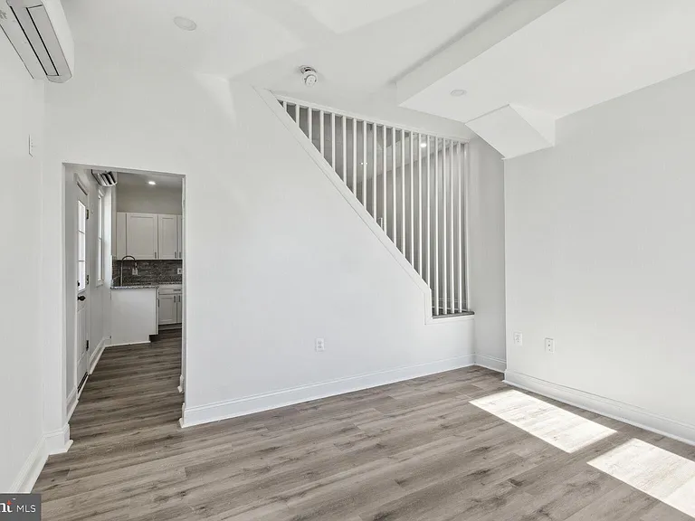502 S Haven St — Photo 2