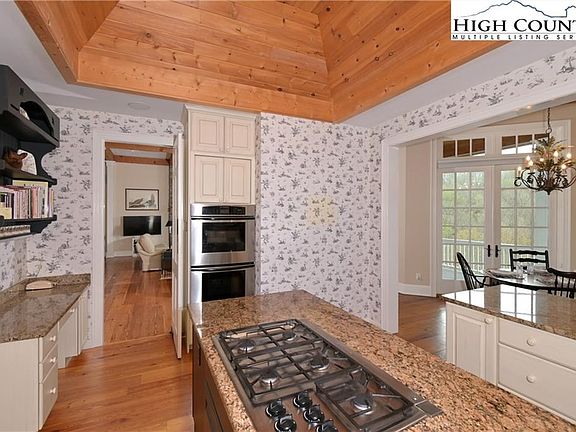 3rd image of 129 Meadows Ln