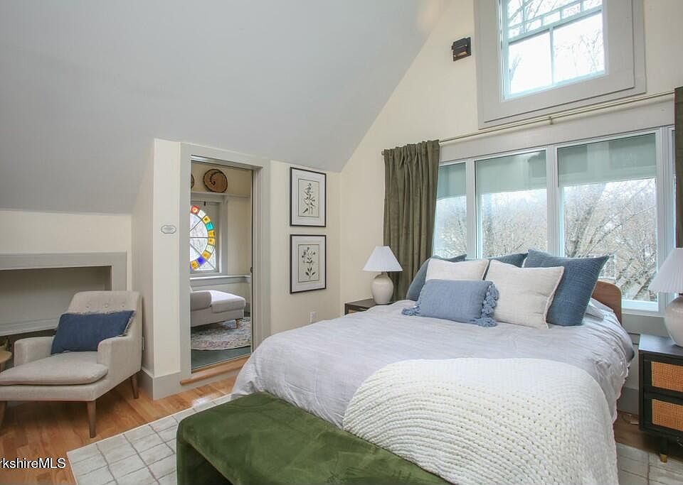 1st image of 44 Main St #4
