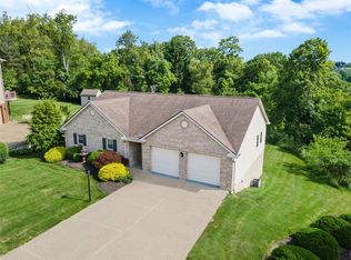 205 August Dr, Coraopolis, PA 15108