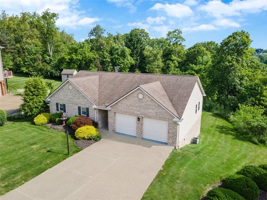 205 August Dr, Coraopolis, PA 15108