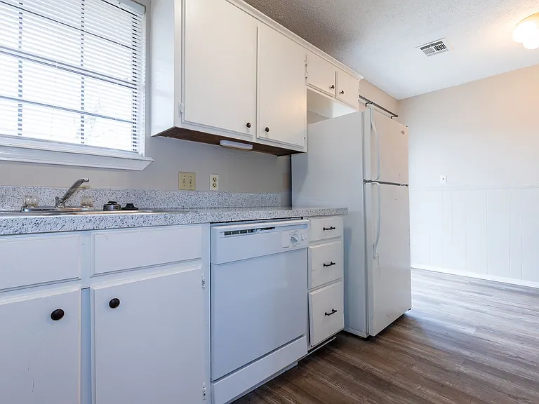 W Lillian St Fourplex — Photo 15