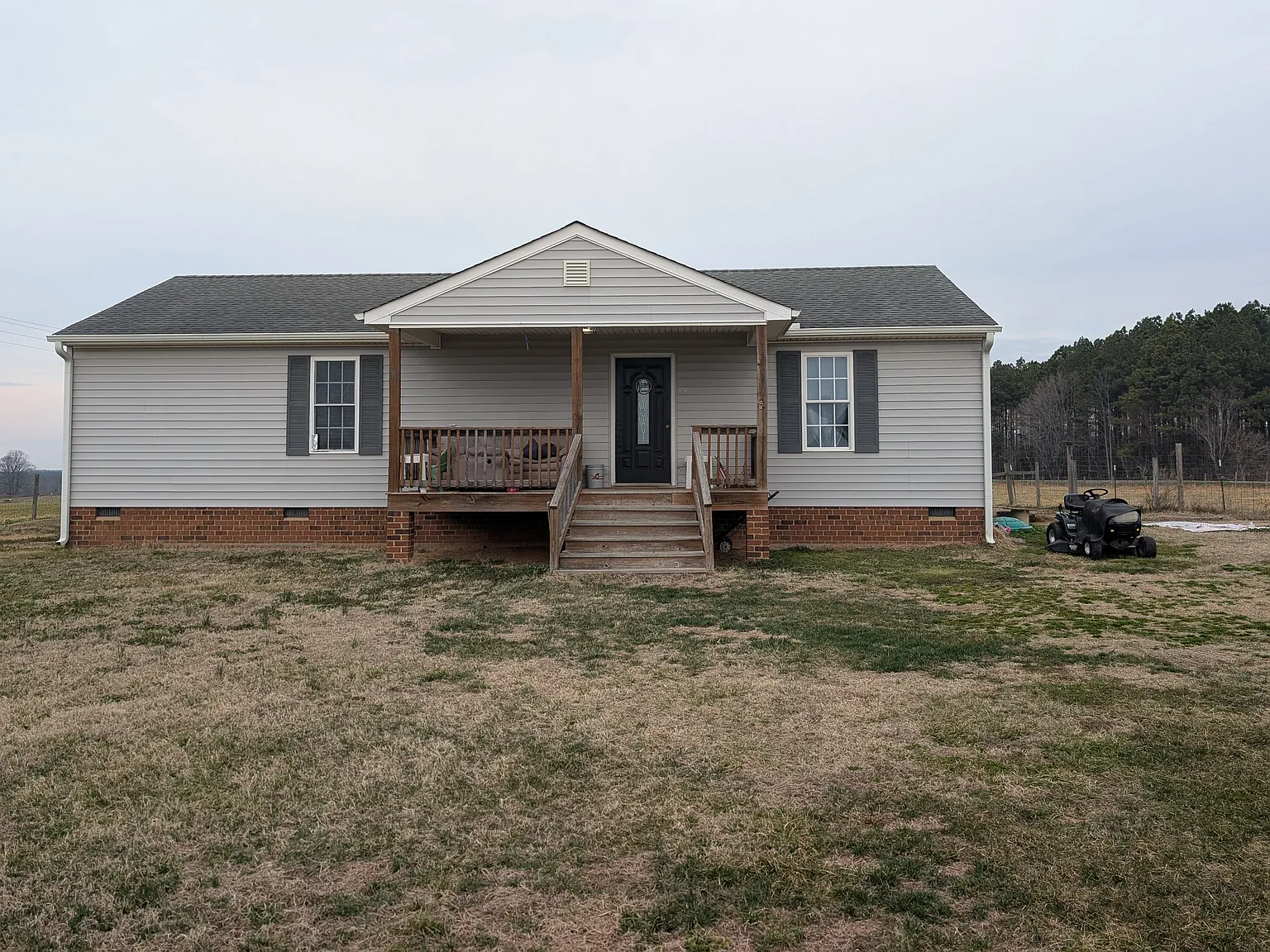 3 bed, 1100 sqft, $1,400 — Photo 1