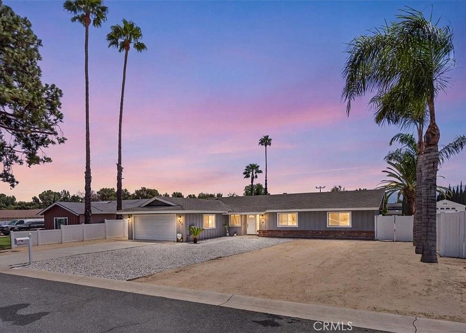 1st image of 2090 Paddock Ln