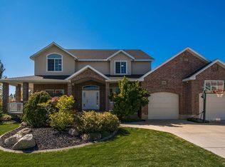 1436 Troon Dr, Syracuse, UT 84075