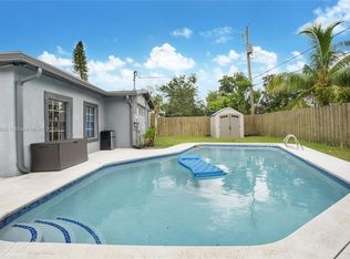 6450 Allen St, Hollywood, FL 33024