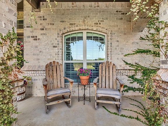 5th image of 140 Lucky Ridge Ln