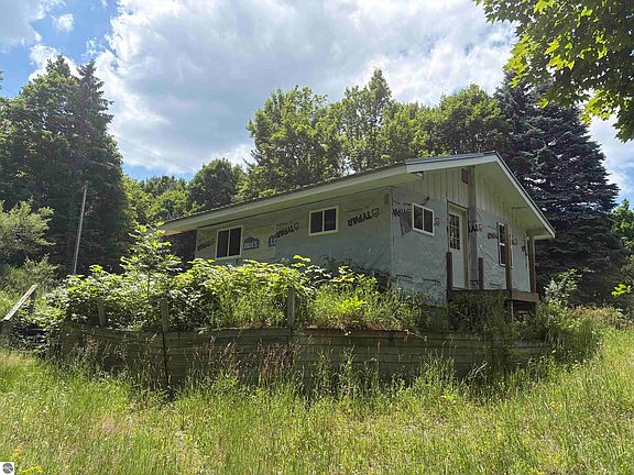 4th image of 3475 Grace Rd