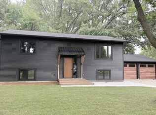 100 Edgewood Dr, Redwood Falls, MN 56283