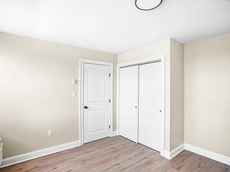 Bella Vista Apartments — Photo 8