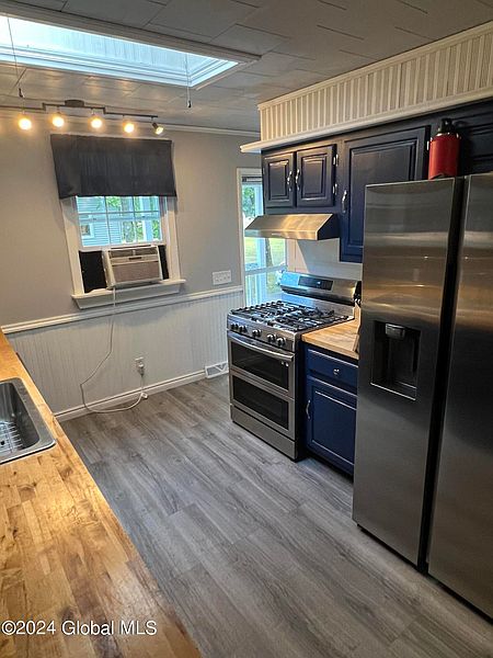 4th image of 212 Redmond Road