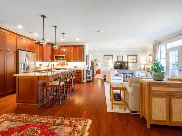 434 Brookside Court #434, Newtown, CT 06470