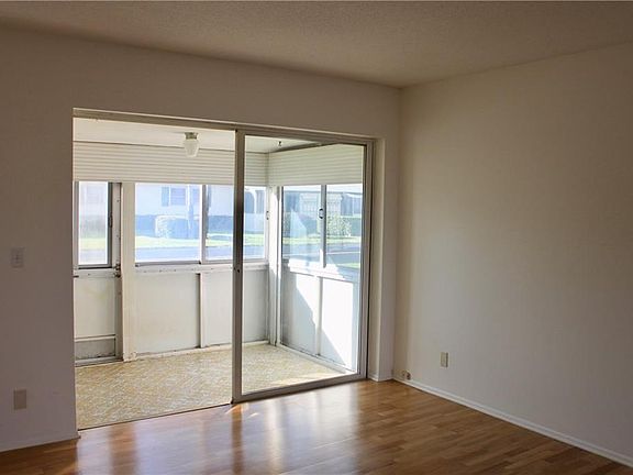 3rd image of 2893 Crosley Dr W APT D