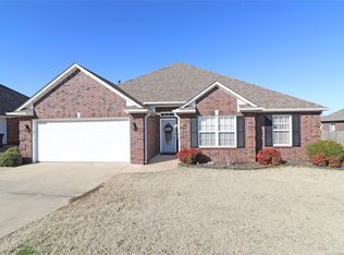 621 NE Shannon Dr, Bartlesville, OK 74006