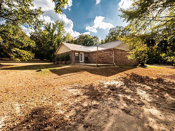 3rd image of 191 Autumn Ln