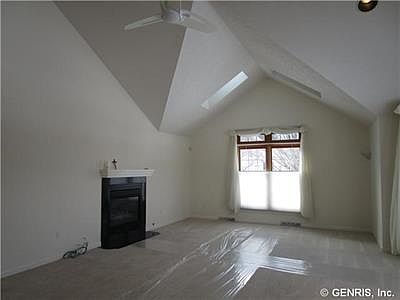 4th image of 2 Fairvale Dr