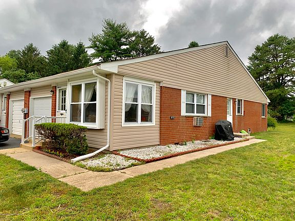 2nd image of 7B Conestoga Dr