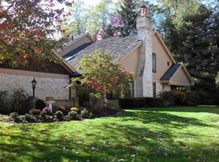 109 Village Ct, Upper St Clair, PA