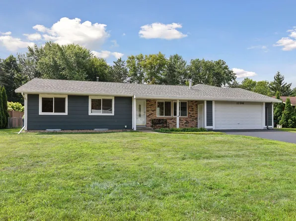 1706 Chestnut Dr, Hudson, WI 54016