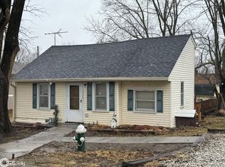 1806 Racine Ave, Burlington, IA 52601