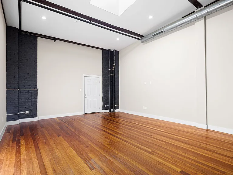 3421 Richmond St #202 — Photo 8