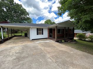 117 E Dixon St, Collinwood, TN 38450