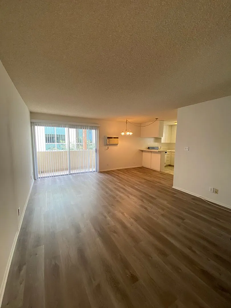 10558 Eastborne Avenue — Photo 1