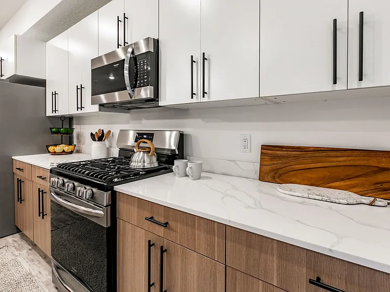 Central Heights Townhomes — Photo 23