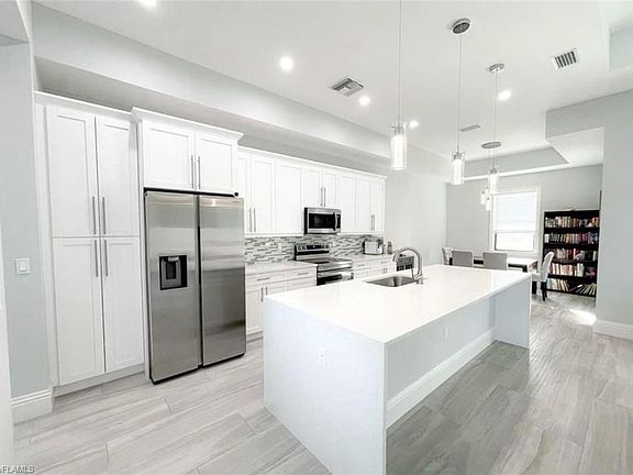 4th image of 5363 Everglades BLVD N