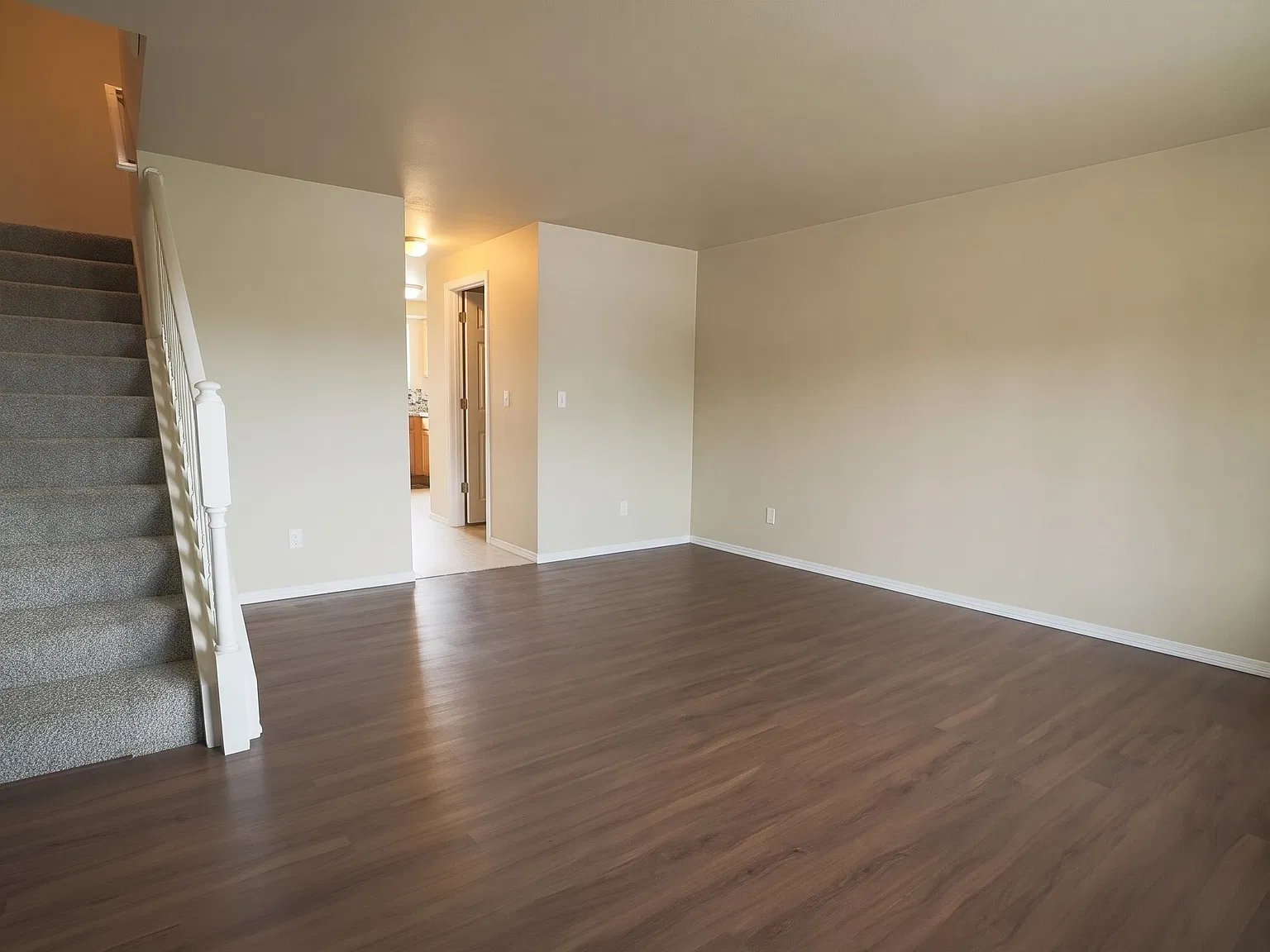 2 bed, 1024 sqft, $2,350 — Photo 2