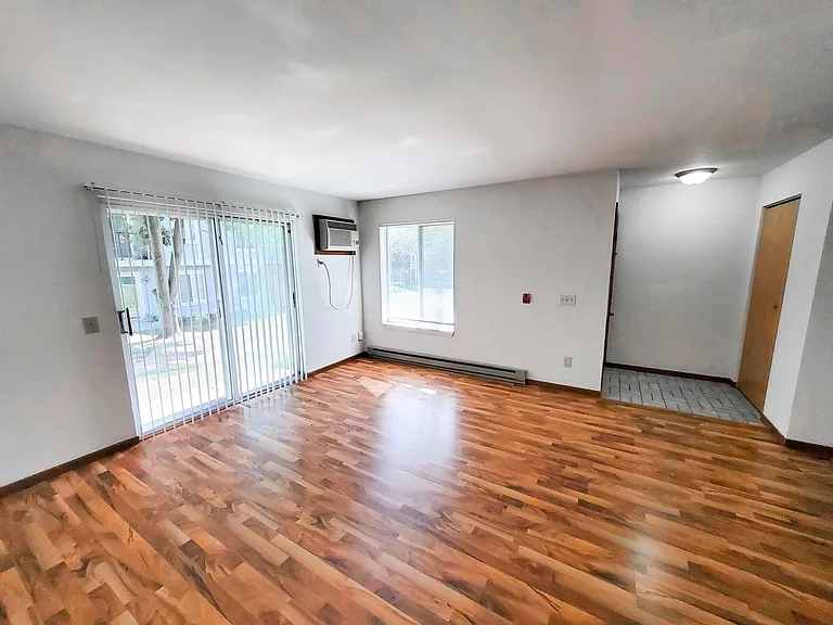 Orchard Village Apartments — Photo 41
