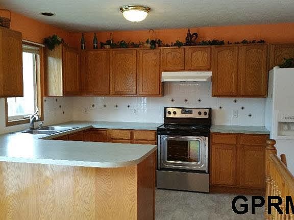 2nd image of 1000 W Grassland Pl