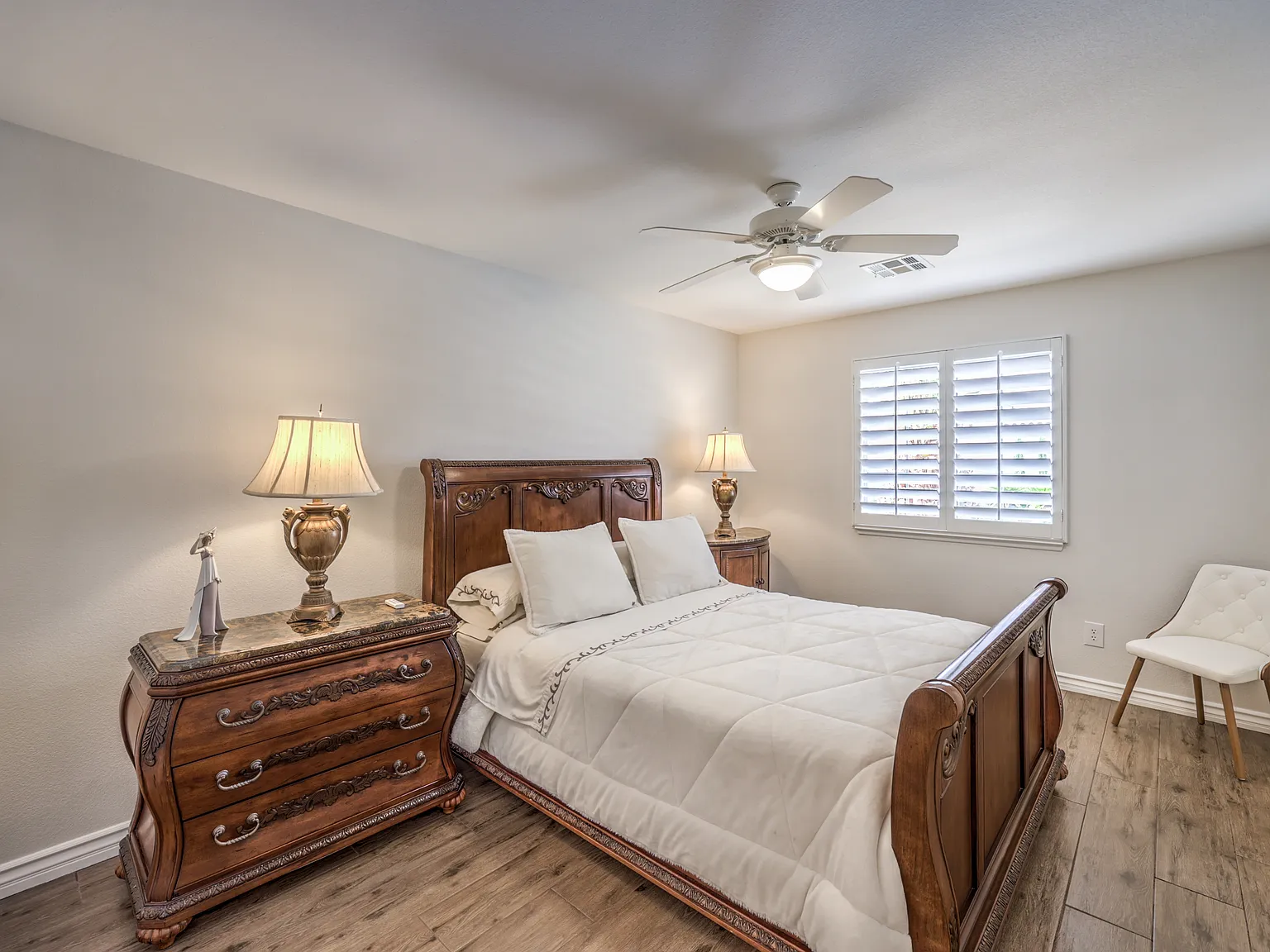 3 bed, $7,800 — Photo 1