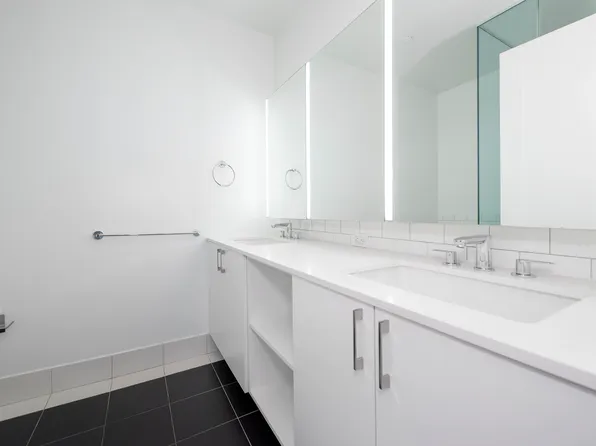 70 Pine Street image 6 of 26