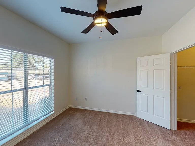 9th Street Apartments — Photo 34