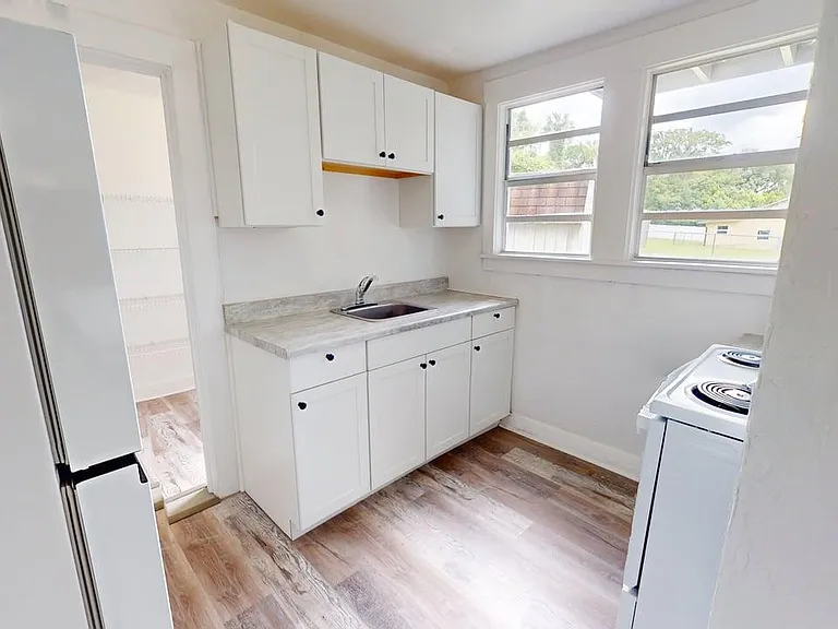 738 Wood St #A — Photo 12